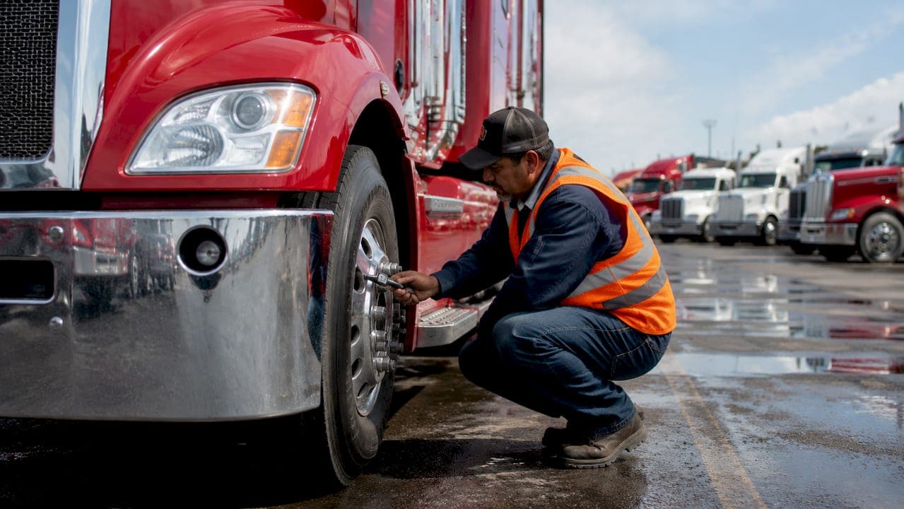 Semi Truck Inspection Checklist: A Driver's Safety Guide