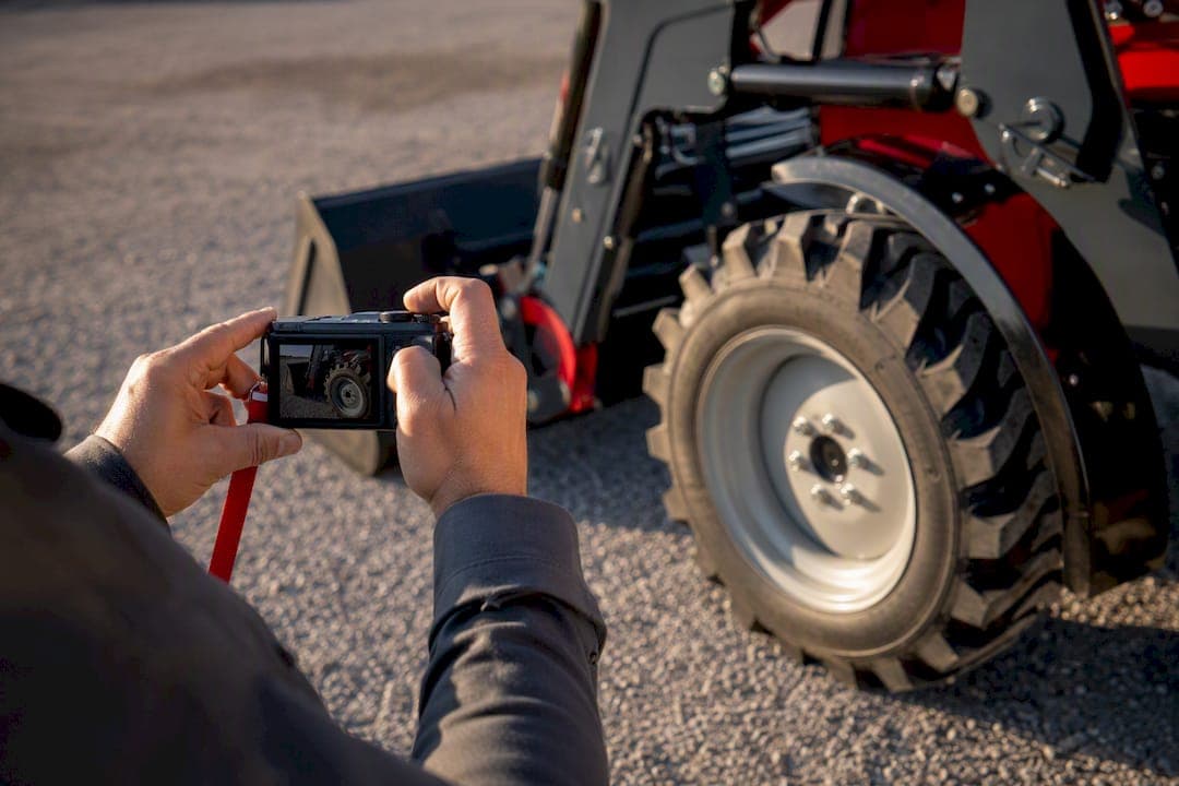 Get More When You Sell a Tractor Online with 10 Clear Photos