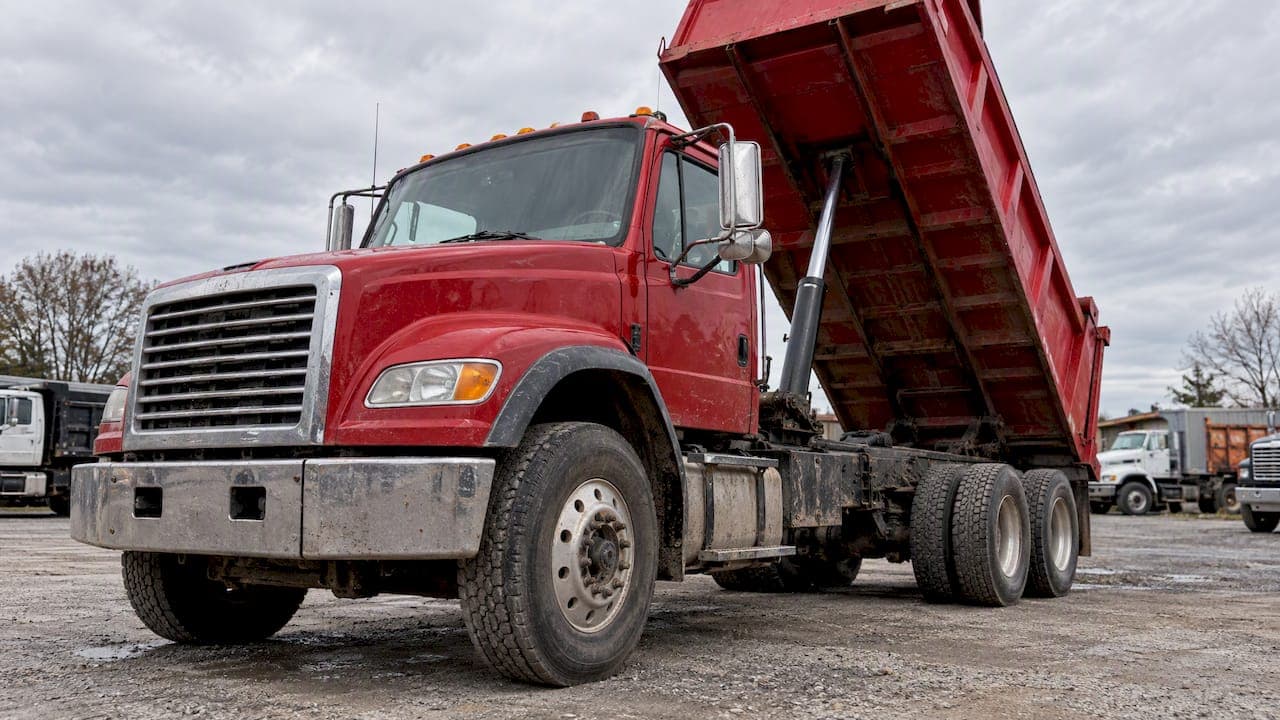 Sell a Dump Truck Fast: Chassis, Hydraulics, and Tax Rules
